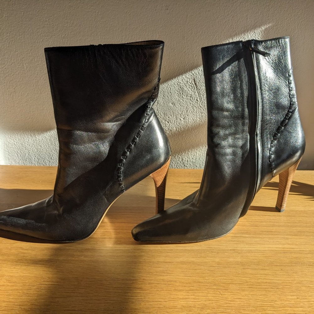 Classic Black Leather Gucci Boots Size 9 - Picture 6 of 11
